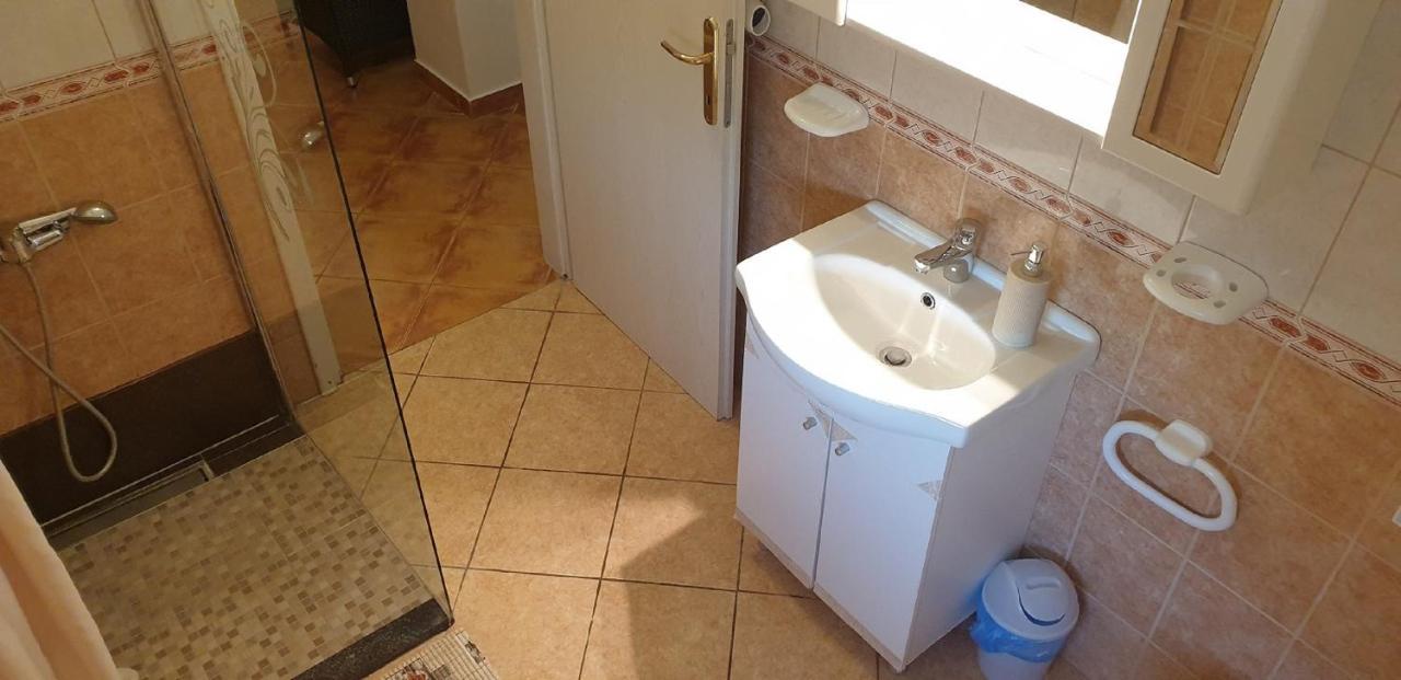 ביוגראד נה מורו Apartments Jannine מראה חיצוני תמונה